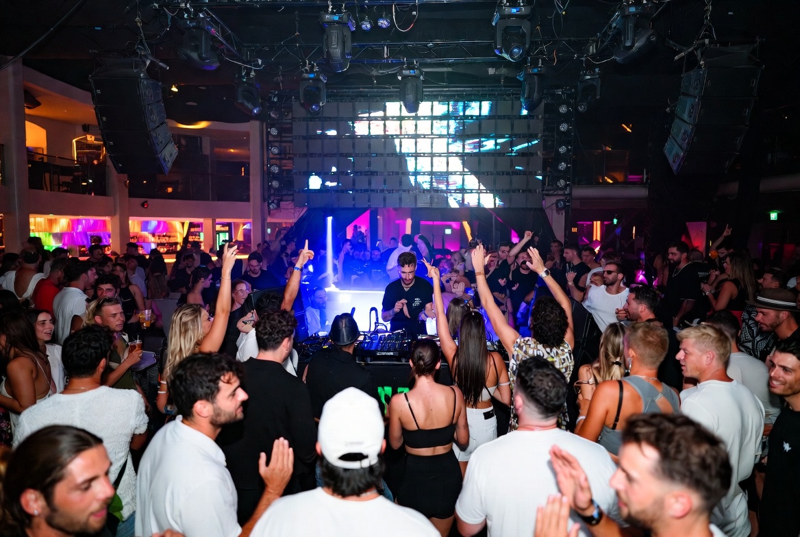 Actuacion DJ Disco INVITA